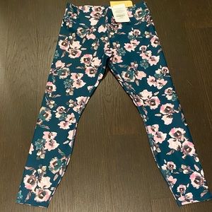 NEW Fabletics power hold salar printed 7/8 size M